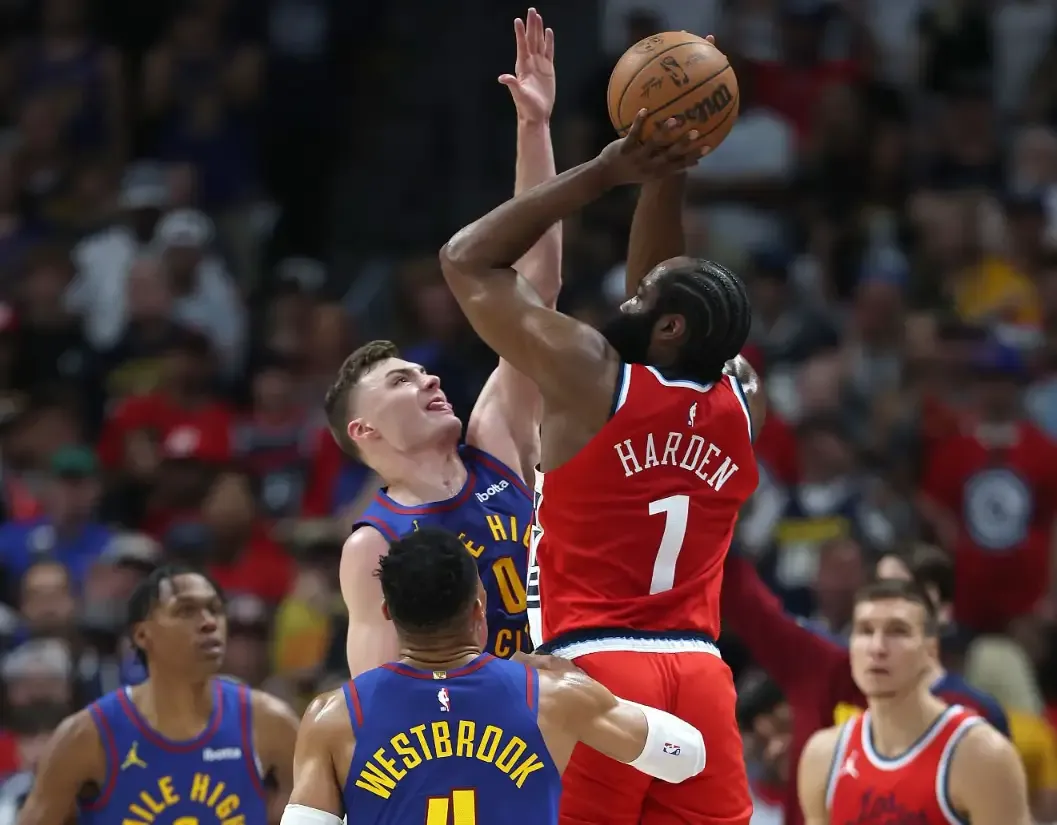 威少官方公布新规,哈登引发争议,湖人球迷热议!