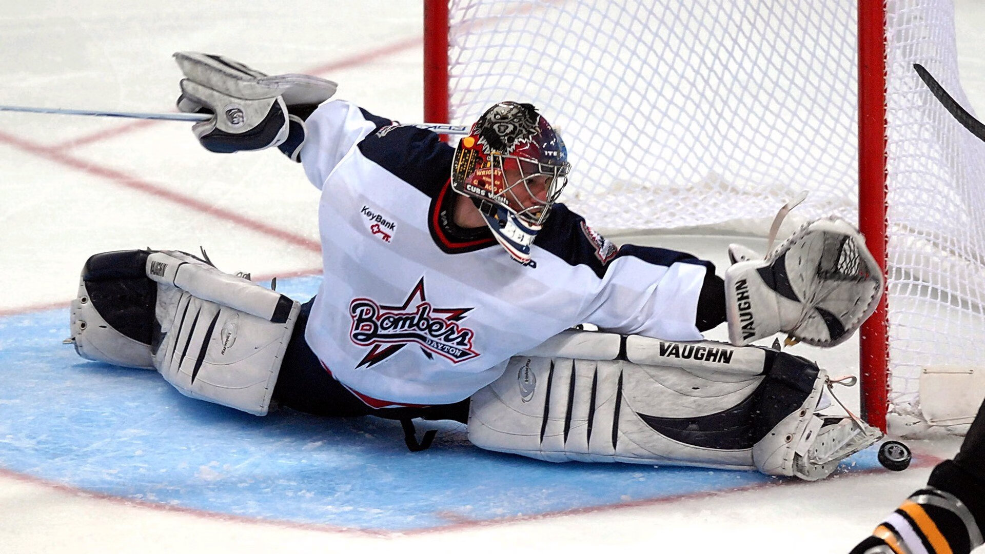 C罗赛点兑现，迈阿密热火淘汰曼联晋级四强，主帅激动落泪(为什么夜店叫迈阿密)